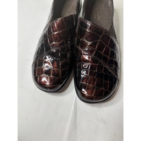 Clarks Bendables Croc Embossed Slip On Loafers Brown Sz 6 Patent Leather Look - Picture 5 of 11